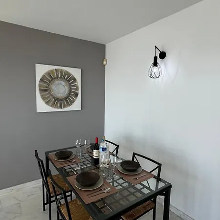 Skyline 23 With Sea Views *