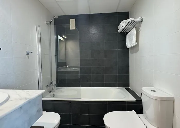 Skyline 23 With Sea Views