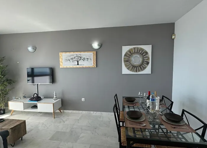 Skyline 23 With Sea Views
